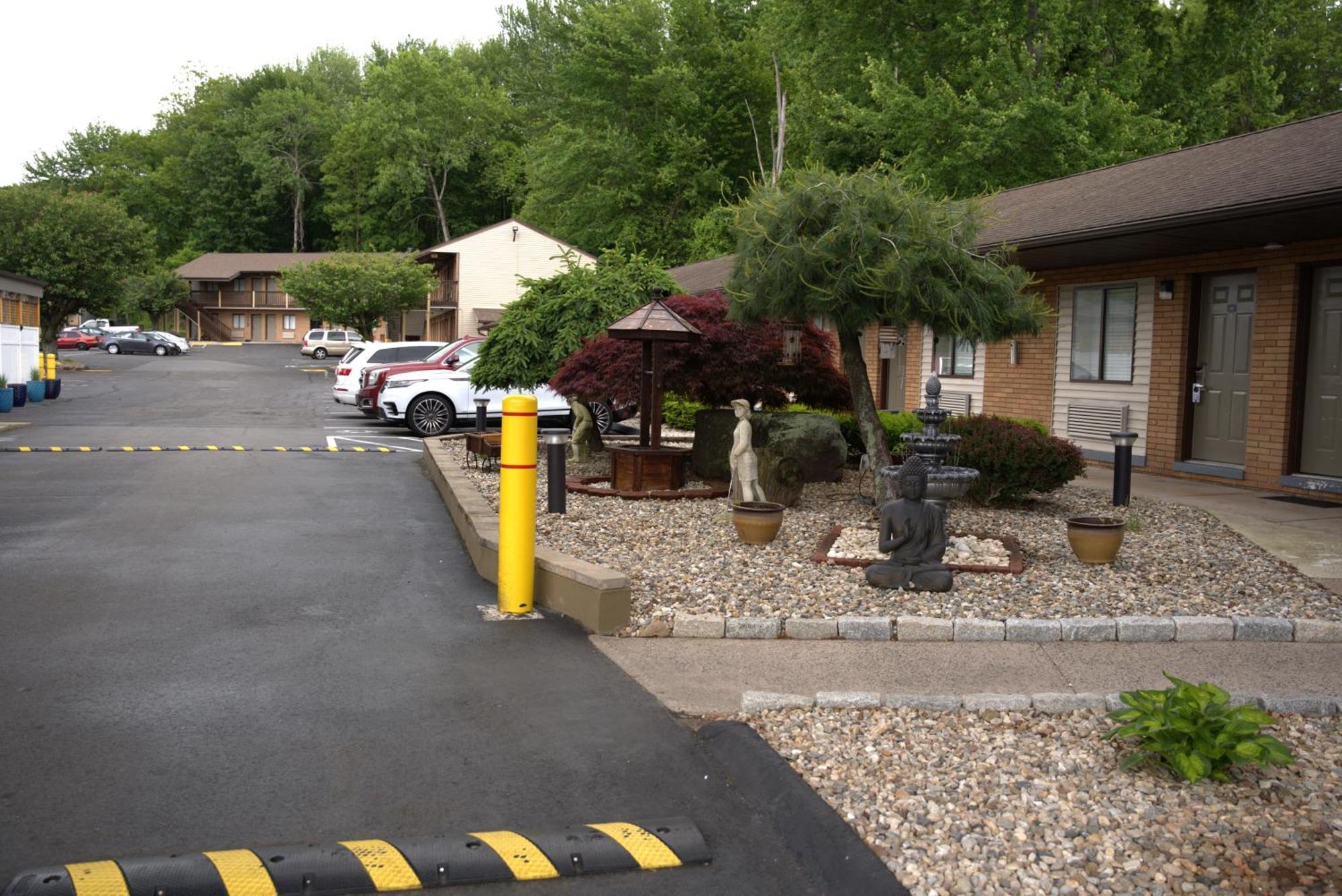 Carrier Motor Lodge Newington Extérieur photo