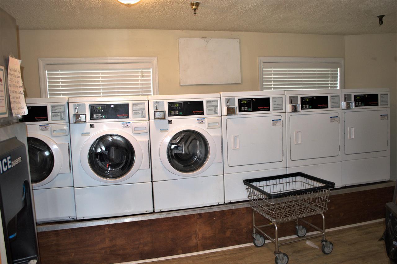 Carrier Motor Lodge Newington Extérieur photo